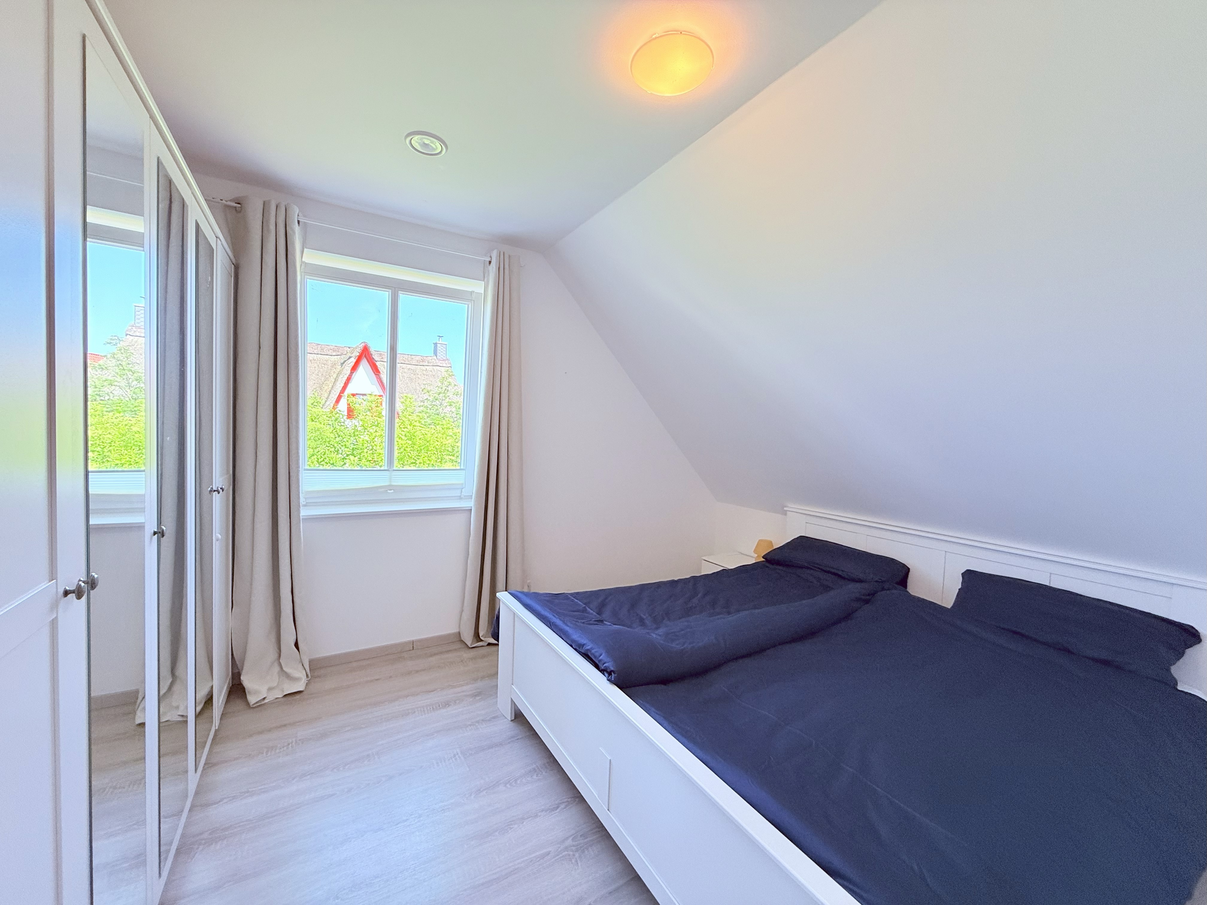 Schlafzimmer 2